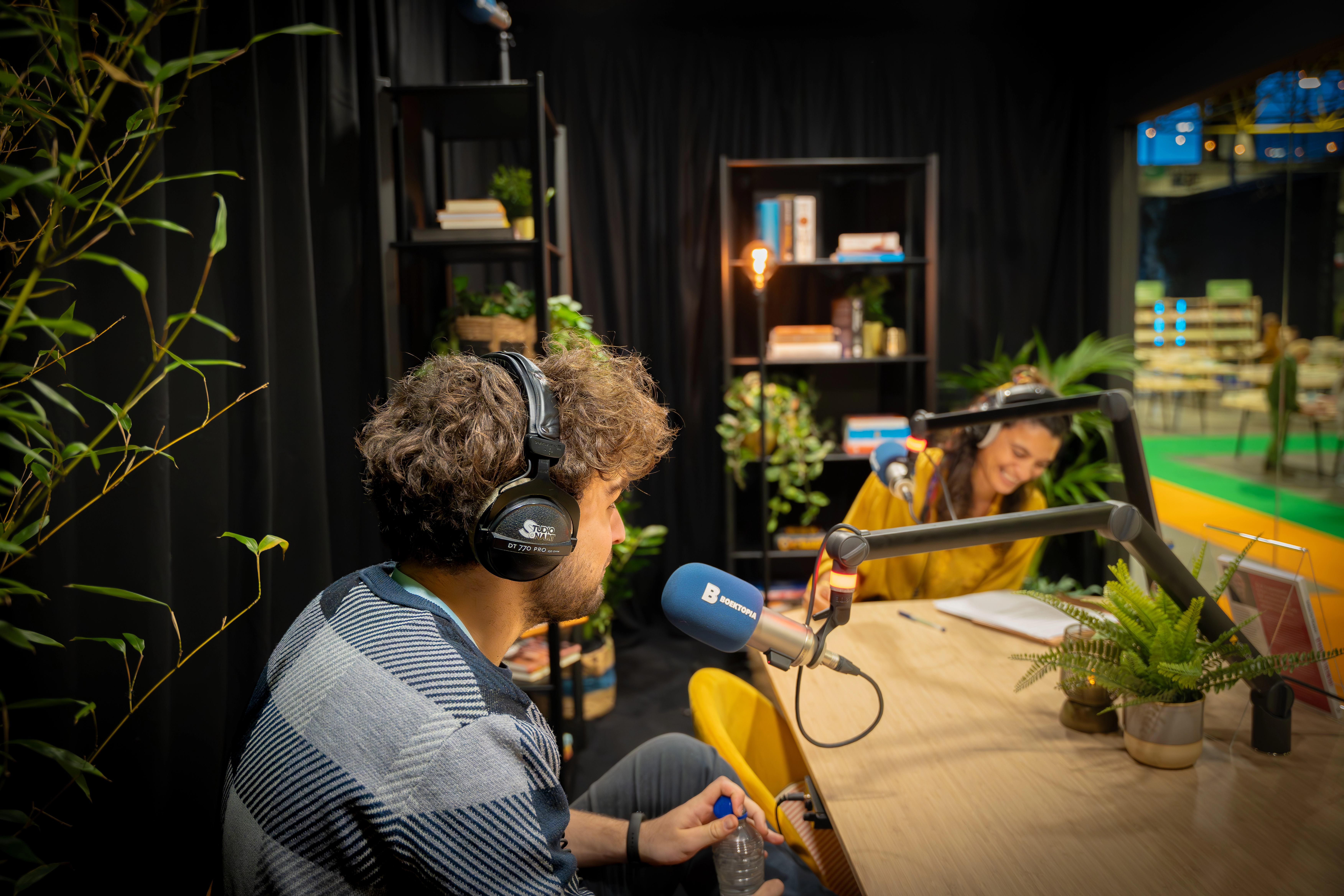 2 podcastmakers